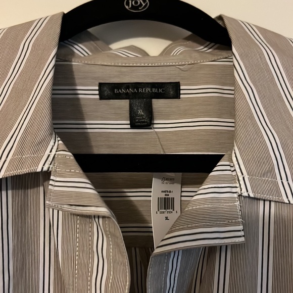 Banana Republic button down tunic; 100% cotton. Oversized, neutrals. - Picture 2 of 8